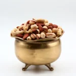 آجیل نمکی کلاسیک شامل پسته احمدآقایی، بادام شاهرودی، مغز فندق و بادام هندی
